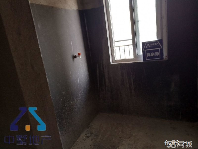 东一小学,大润发,新市医院,高档小区户型采光好,急用钱诚心出