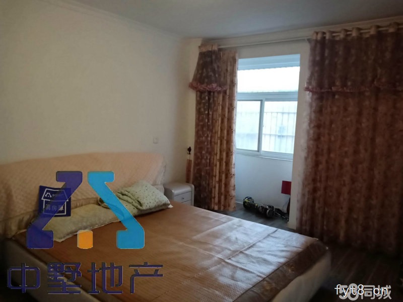 精装边套 大三室 环境优美,性价比高。